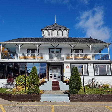 Hotel Georges Tadoussac Exterior foto