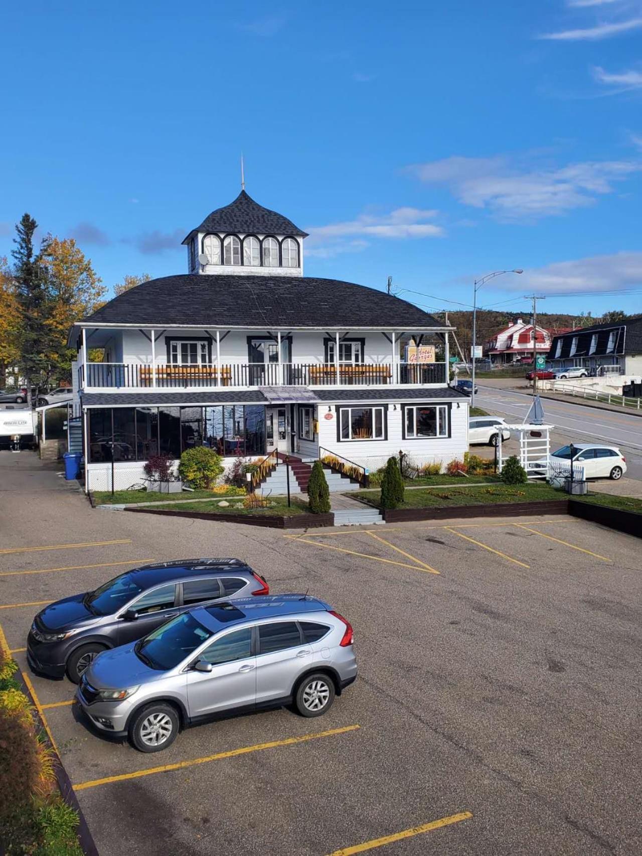 Hotel Georges Tadoussac Exterior foto