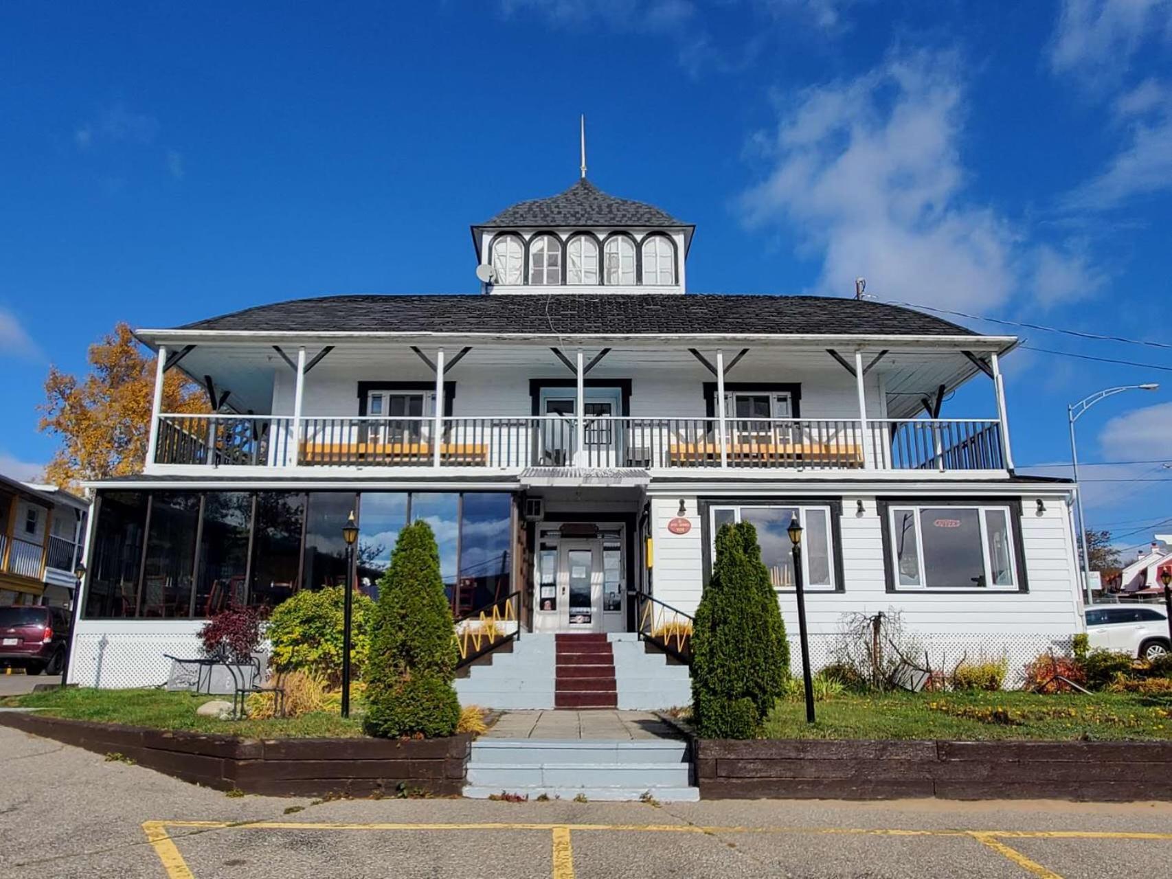 Hotel Georges Tadoussac Exterior foto